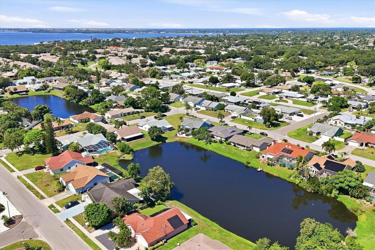 6803 32nd Avenue W, Bradenton, FL 34209 Photo