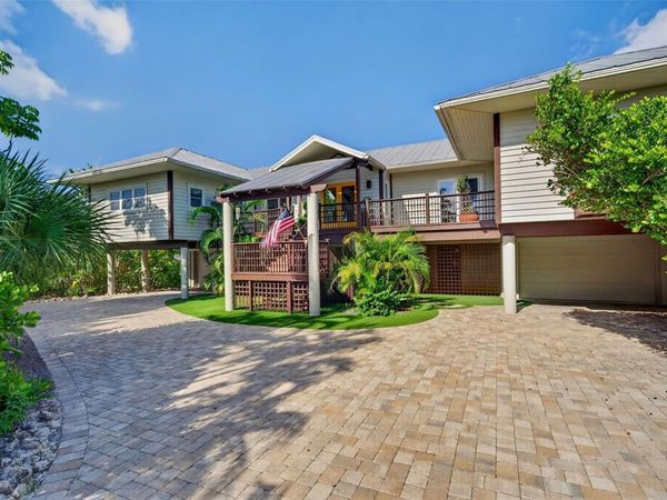 677 LANDS END DRIVE, LONGBOAT KEY, FL 34228