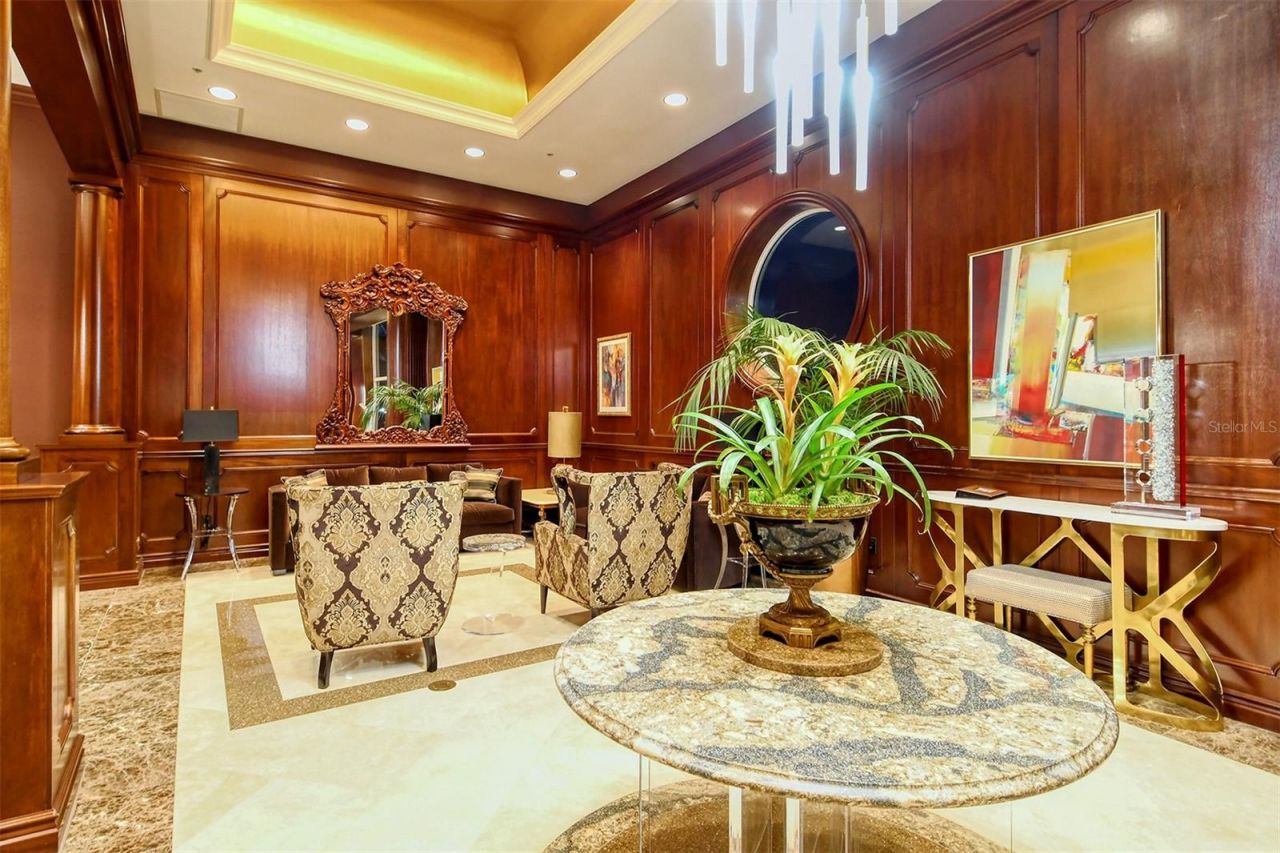 1233 N Gulfstream Avenue, Unit 1404, Sarasota, FL 34236 Photo