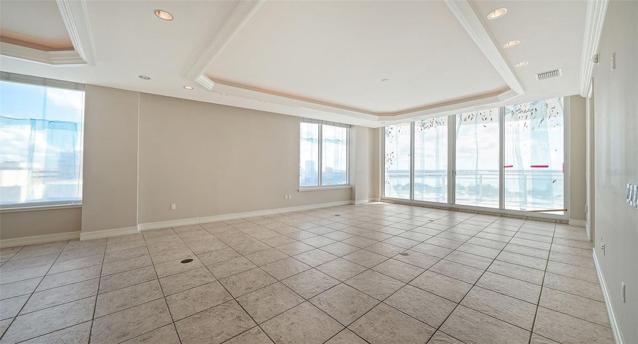 1233 N Gulfstream Avenue, Unit 1404, Sarasota, FL 34236 Photo