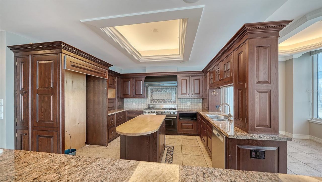 1233 N Gulfstream Avenue, Unit 1404, Sarasota, FL 34236 Photo