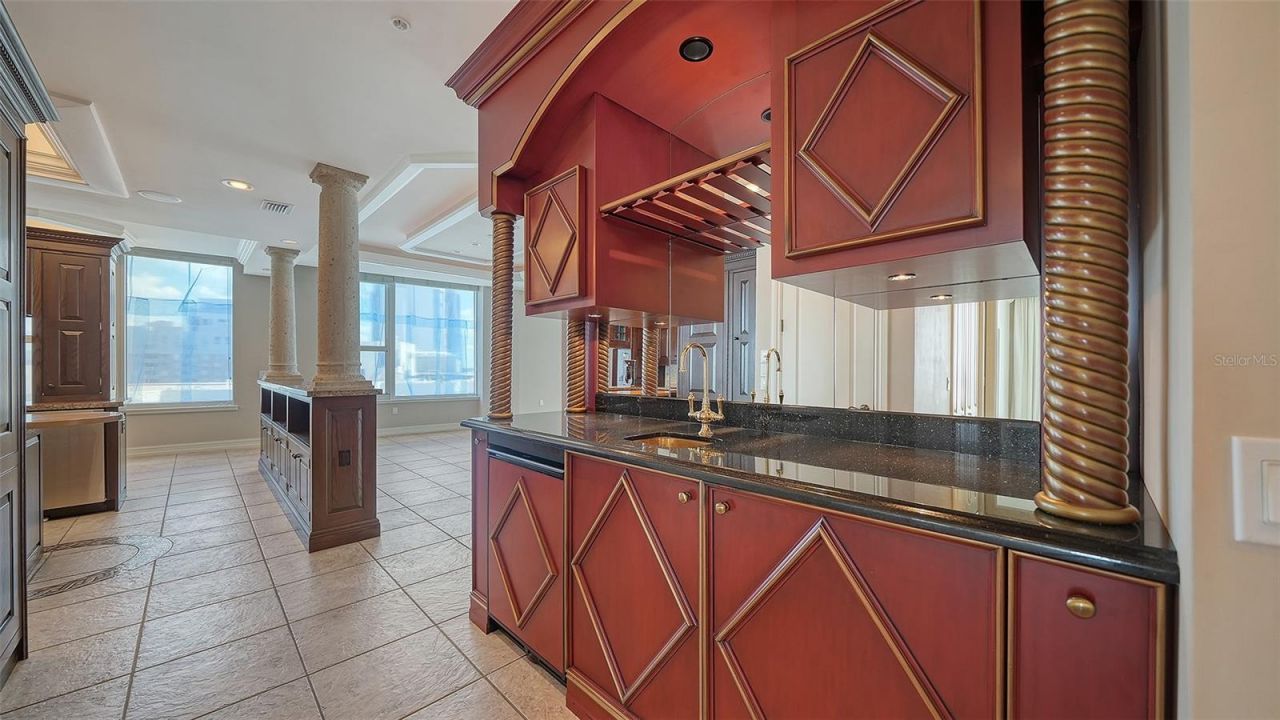 1233 N Gulfstream Avenue, Unit 1404, Sarasota, FL 34236 Photo