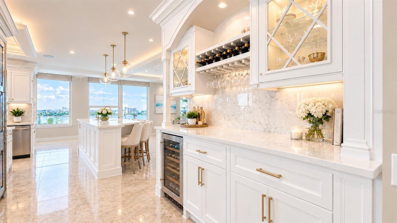 1233 N Gulfstream Avenue, Unit 1404, Sarasota, FL 34236 Photo