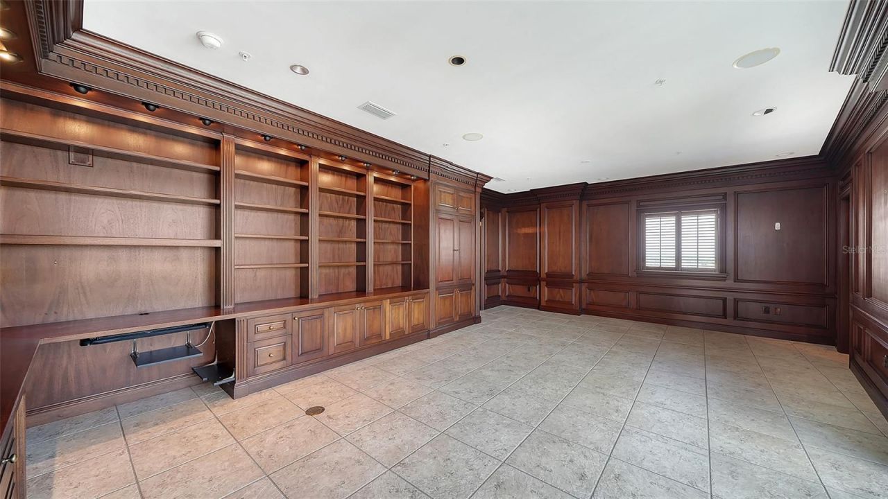 1233 N Gulfstream Avenue, Unit 1404, Sarasota, FL 34236 Photo