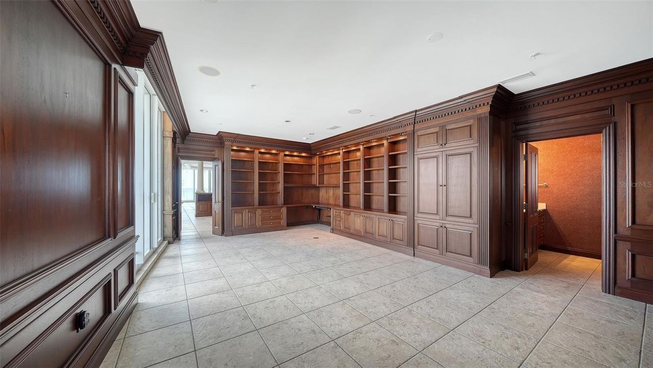 1233 N Gulfstream Avenue, Unit 1404, Sarasota, FL 34236 Photo