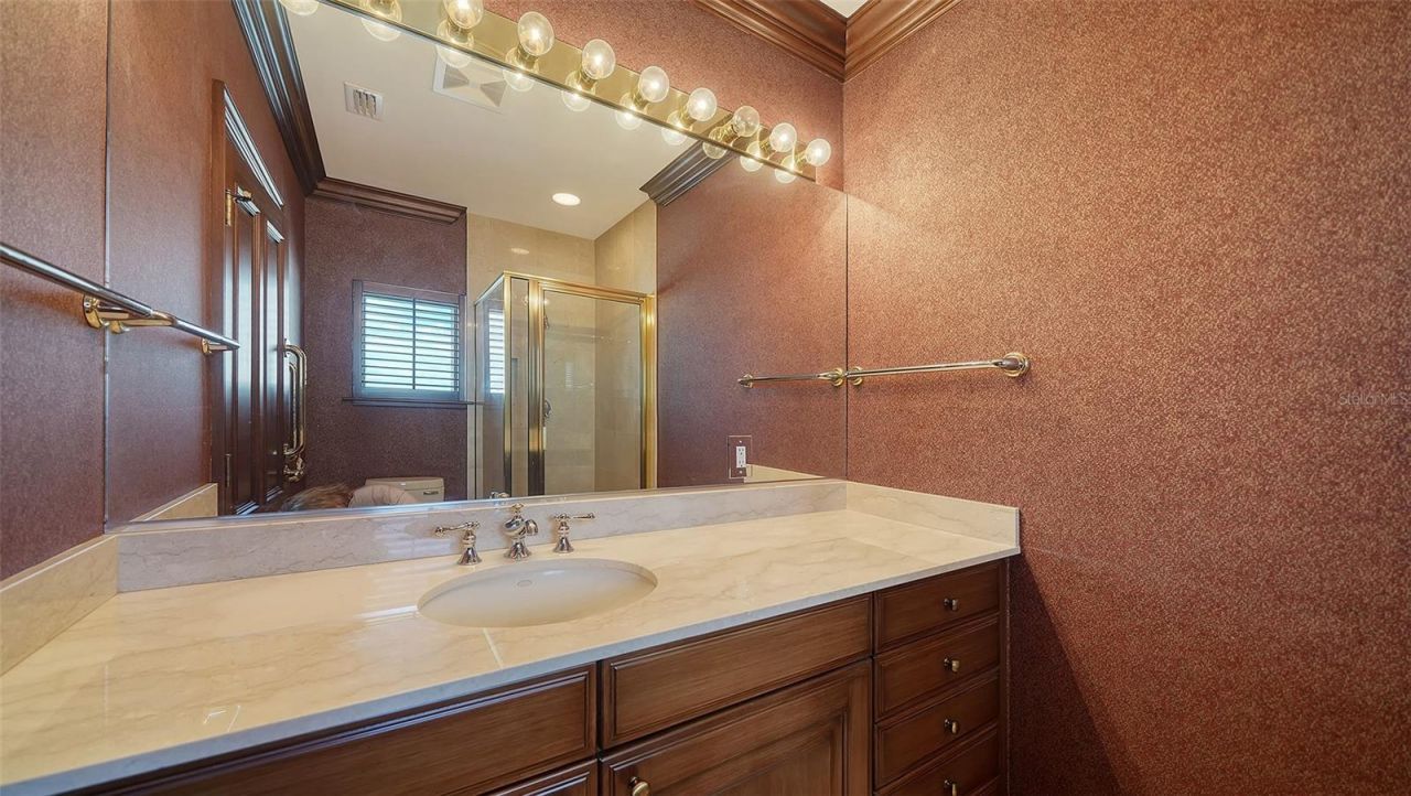 1233 N Gulfstream Avenue, Unit 1404, Sarasota, FL 34236 Photo