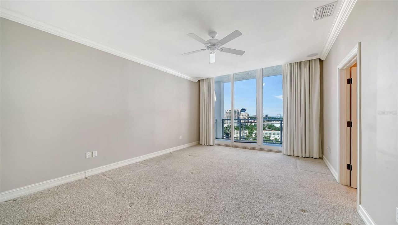 1233 N Gulfstream Avenue, Unit 1404, Sarasota, FL 34236 Photo