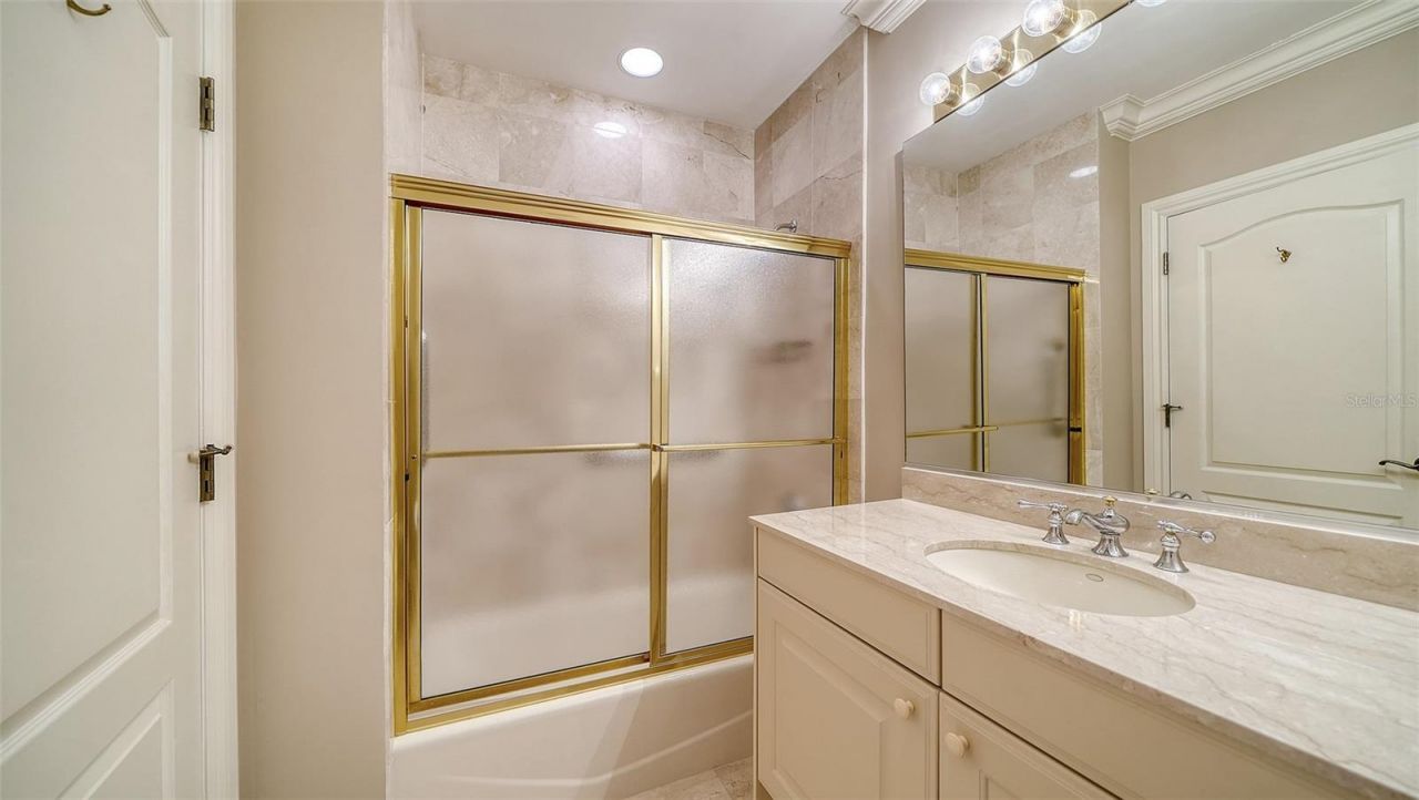 1233 N Gulfstream Avenue, Unit 1404, Sarasota, FL 34236 Photo