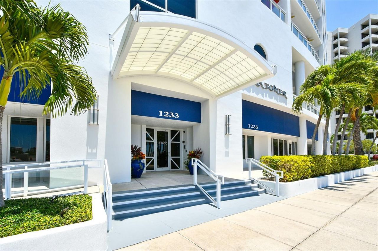 1233 N Gulfstream Avenue, Unit 1404, Sarasota, FL 34236 Photo