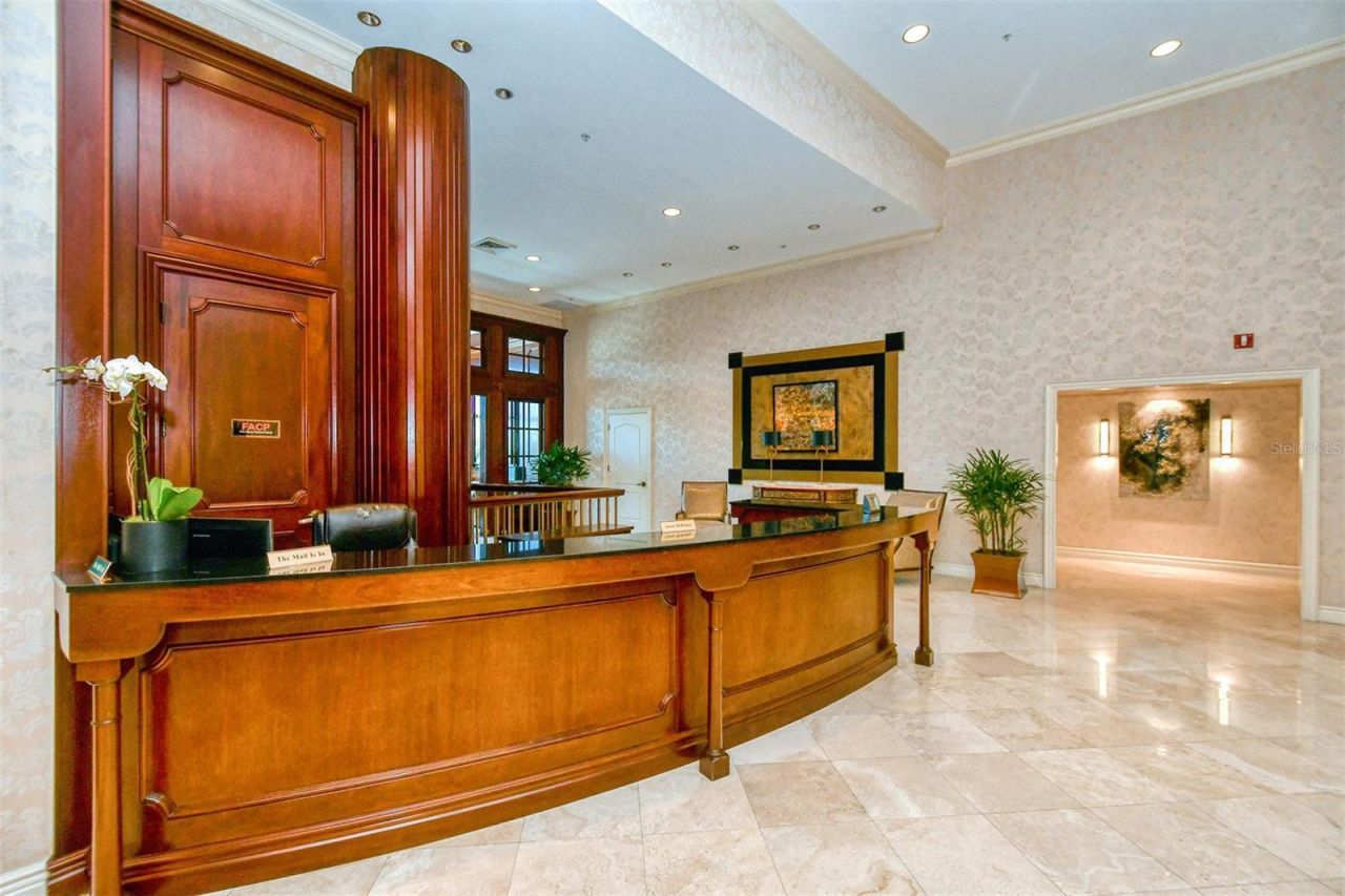 1233 N Gulfstream Avenue, Unit 1404, Sarasota, FL 34236 Photo