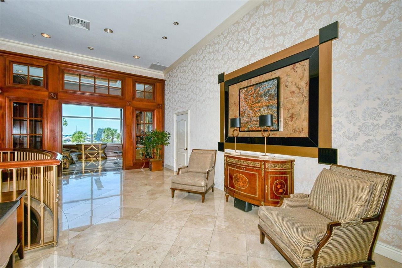 1233 N Gulfstream Avenue, Unit 1404, Sarasota, FL 34236 Photo