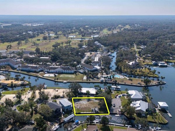 1924 SE 3RD COURT , CRYSTAL RIVER, FL 34429