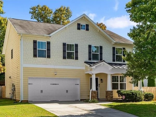 4604 Meadowside Terrace , High Point, NC 27265