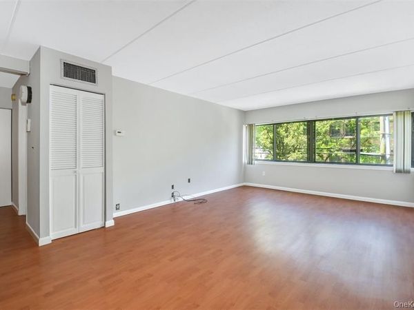 142 Main Street , Unit 2H, Mineola, NY 11501