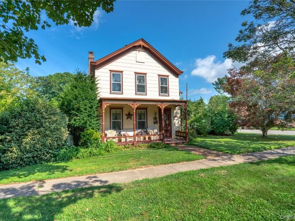 402 5th Street, Greenport, NY 11944