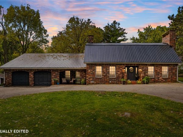 38948 Hwy 410 , Strawberry Pt, IA 52076