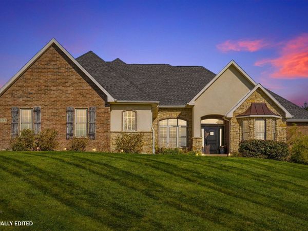 2189 Tuscany Ridge Drive, Asbury, IA 52002