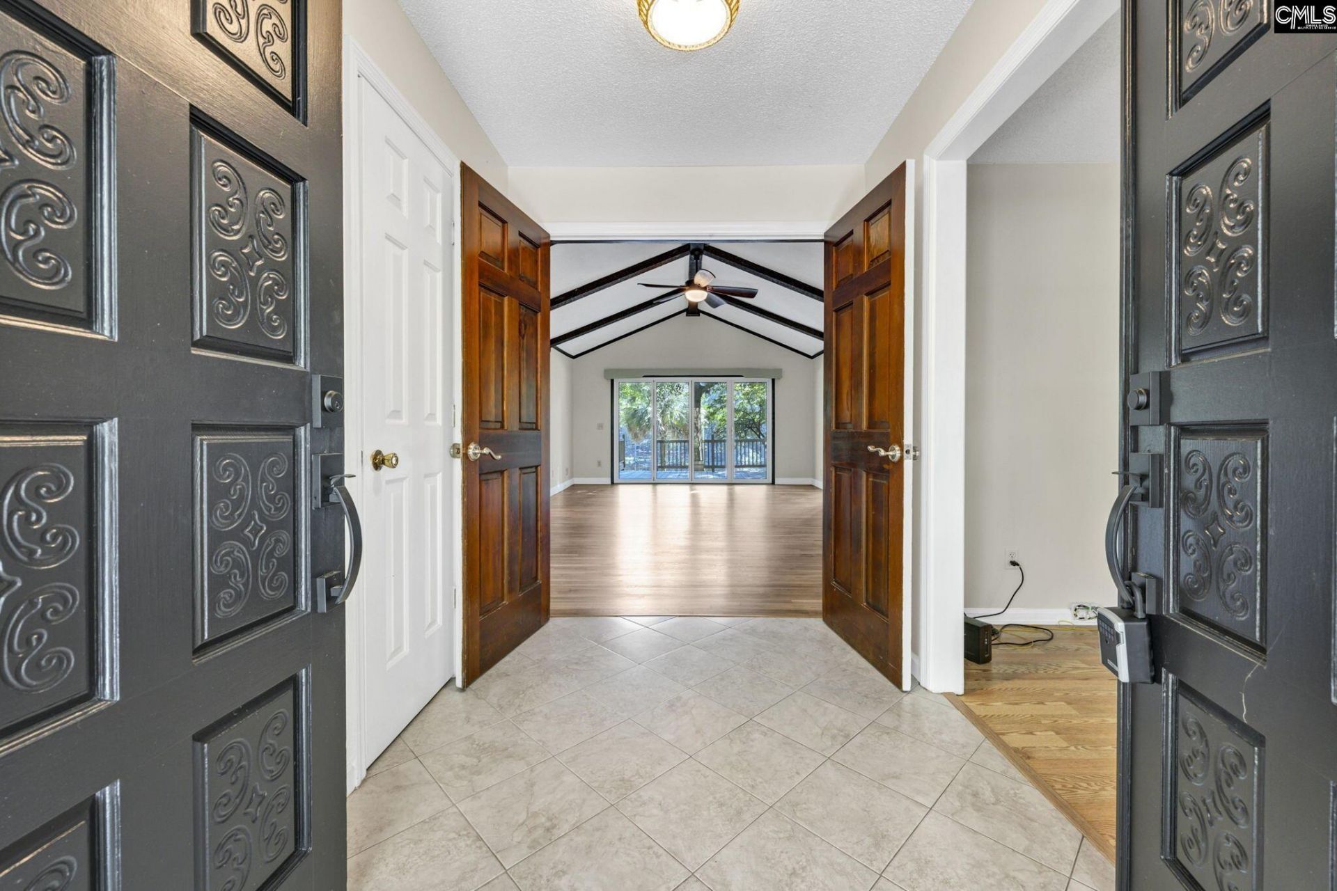1113 Three Dog Road Photo 4