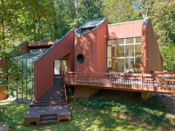 253 Lakeshore Drive, Berkeley Lake, GA 30096