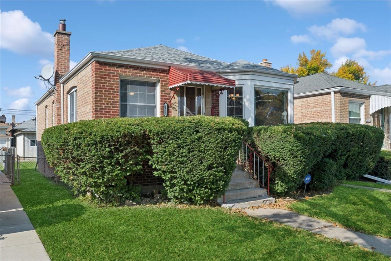 2952 N Nordica Avenue, Chicago, IL 60634 Main Photo