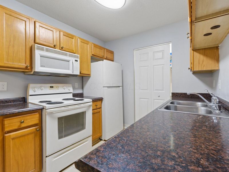 4298 Wincove Drive, Groveport, OH 43125 Photo 16