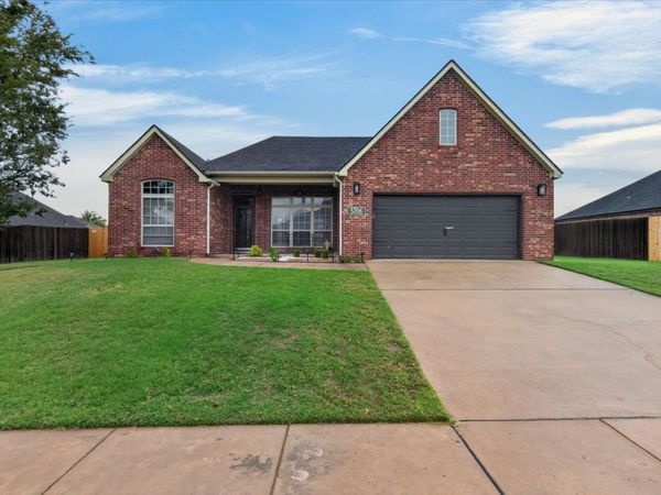 5706 Aspen Avenue , Bartlesville, OK 74006