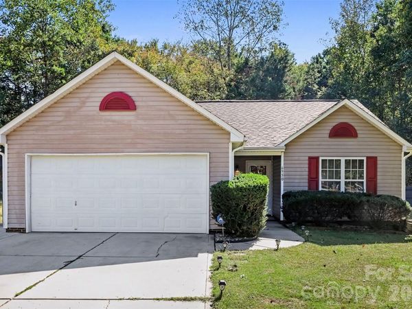 6950 Silver Garden Lane , Charlotte, NC 28216