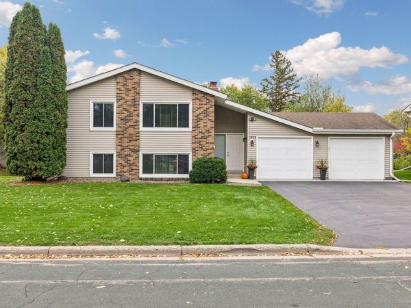 1858 Turquoise Trail, Eagan, MN 55122