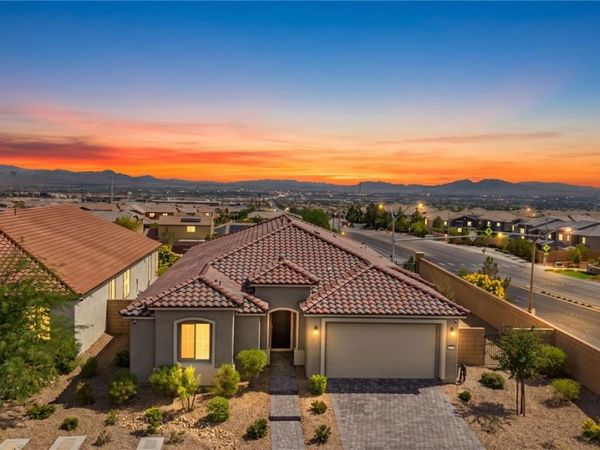 6412 Belgrossa Bend Street, Las Vegas, NV 89166