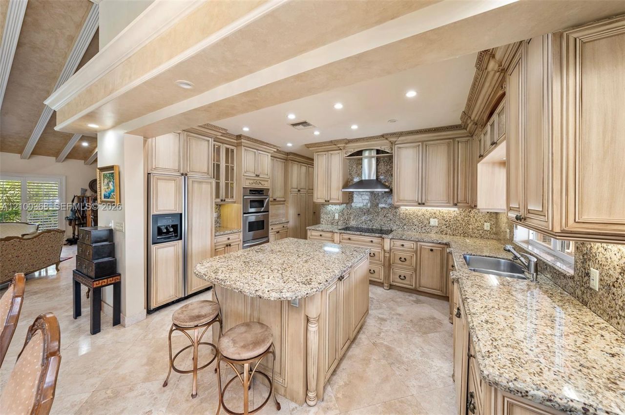 3224 NE 167th St, North Miami Beach, FL 33160 Photo