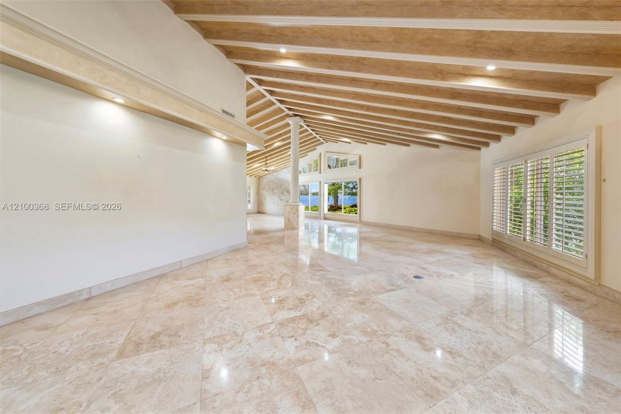 3224 NE 167th St, North Miami Beach, FL 33160 Photo