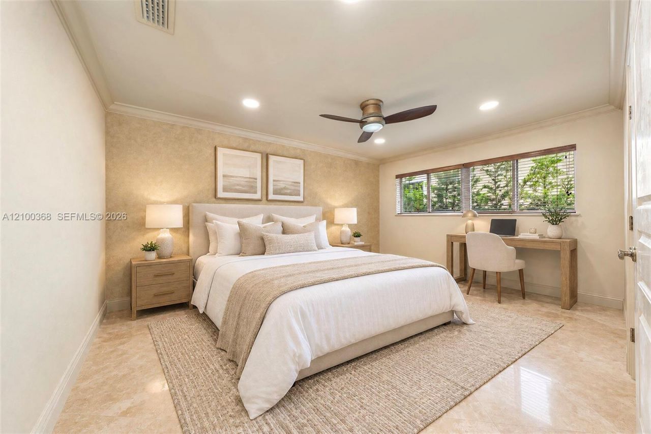 3224 NE 167th St, North Miami Beach, FL 33160 Photo