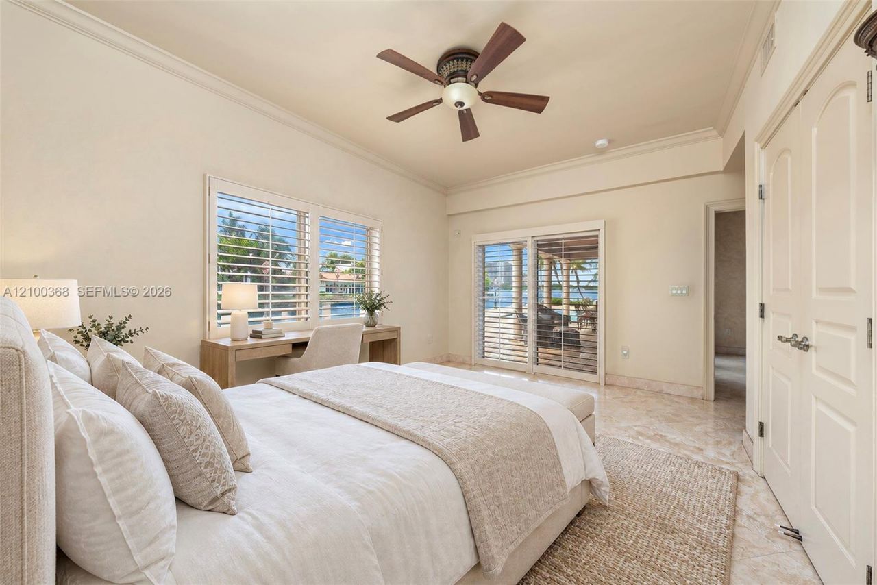 3224 NE 167th St, North Miami Beach, FL 33160 Photo