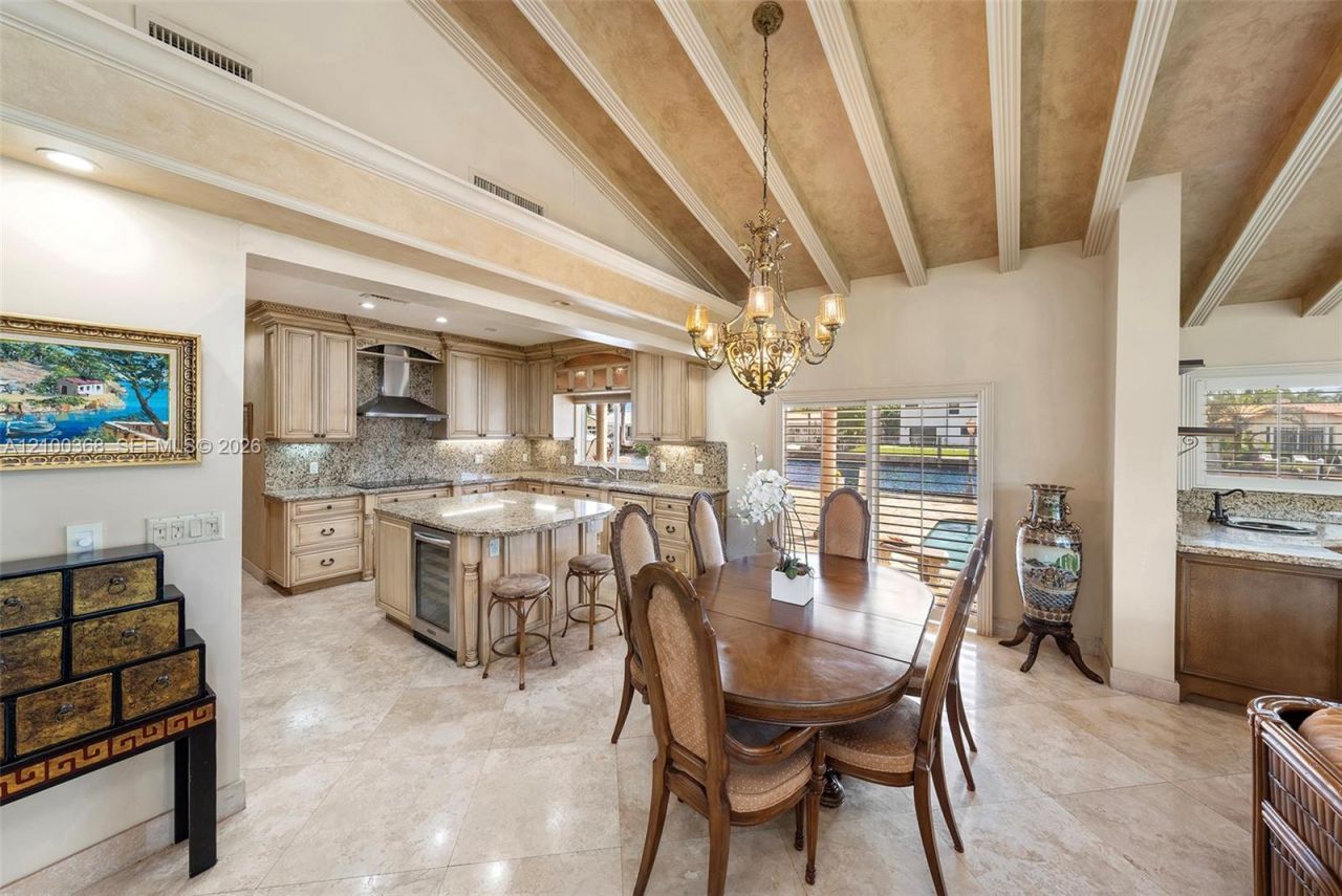 3224 NE 167th St, North Miami Beach, FL 33160 Photo