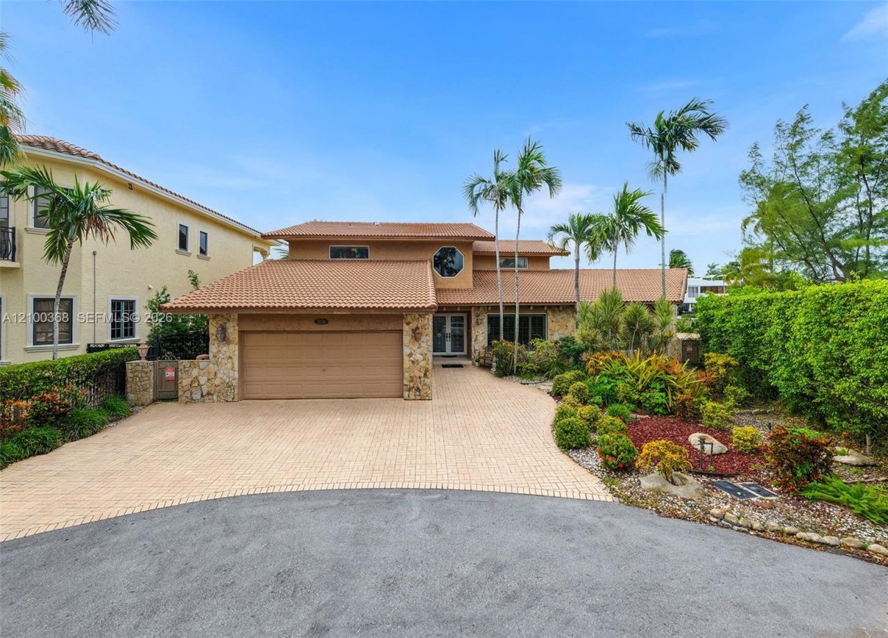 3224 NE 167th St, North Miami Beach, FL 33160 Photo