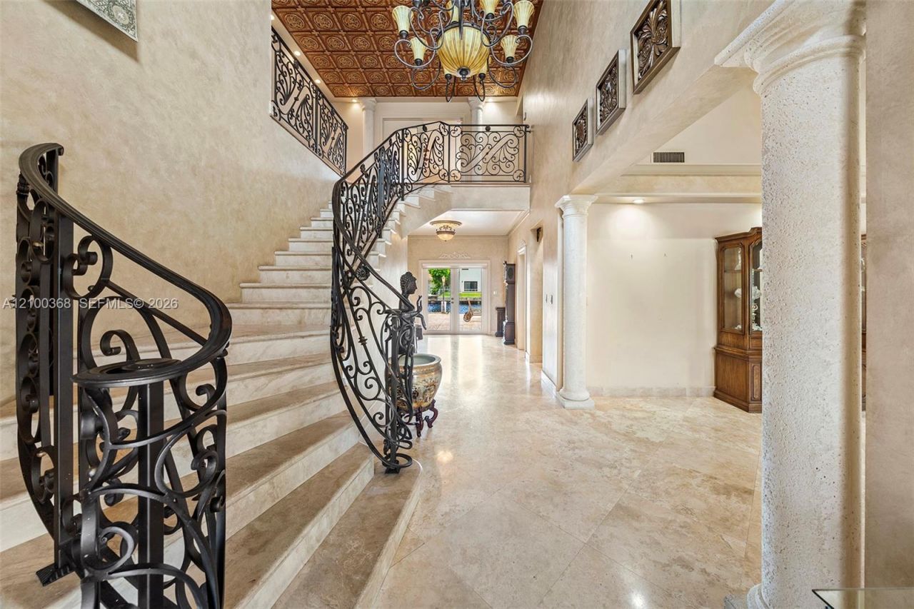 3224 NE 167th St, North Miami Beach, FL 33160 Photo