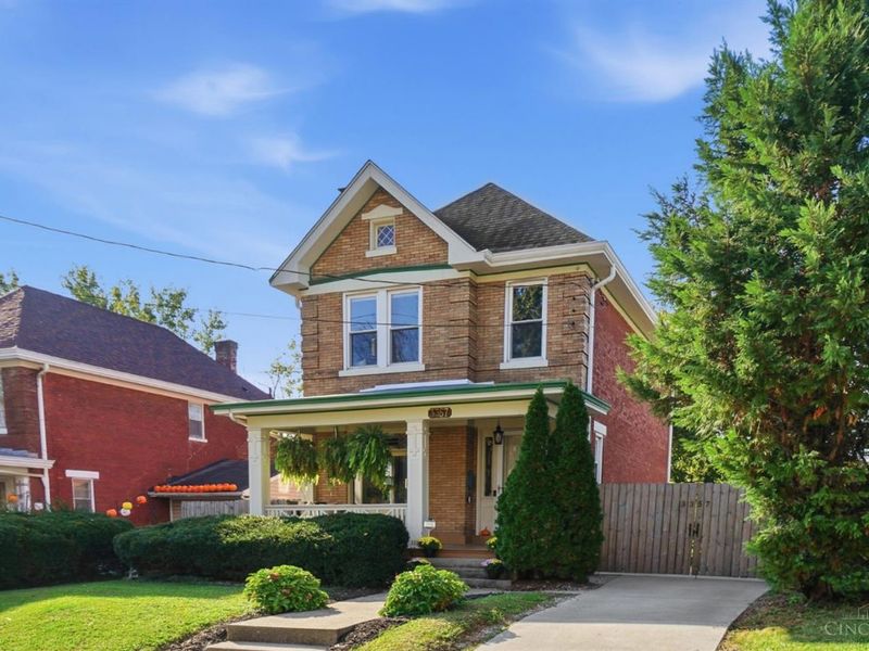 3357 Woodford Road, Cincinnati, OH 45213 Photo 3