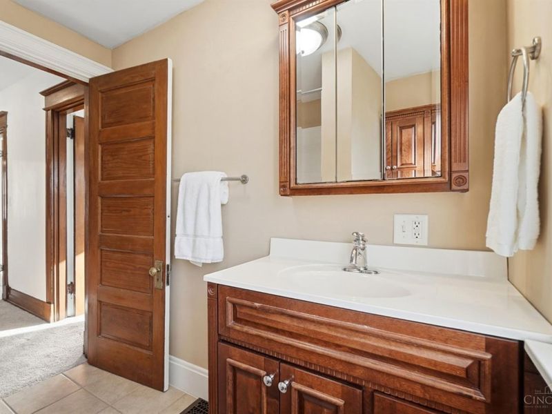 3357 Woodford Road, Cincinnati, OH 45213 Photo 40