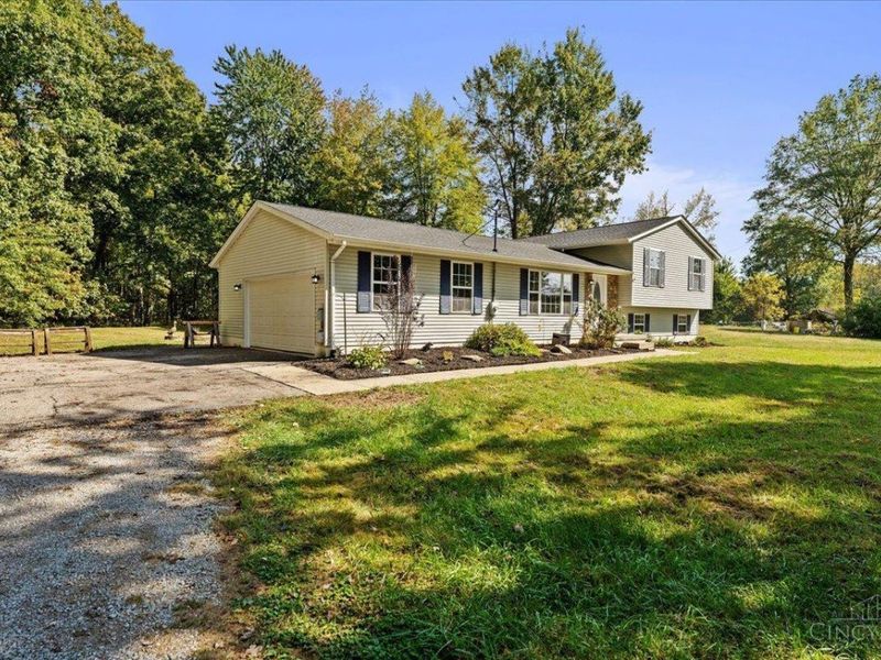 1756 Lindale Nicholsville Road, Ohio Township, OH 45157 Photo 2