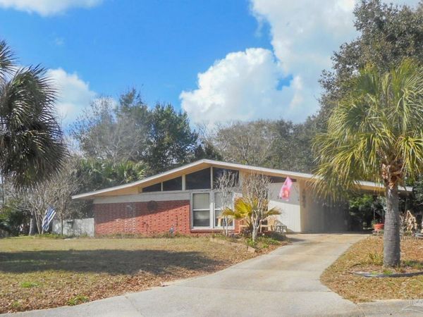 3495 Seabreeze Dr, Pensacola, FL 32503