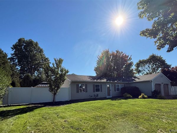 2 Michael Avenue , Bellport, NY 11713