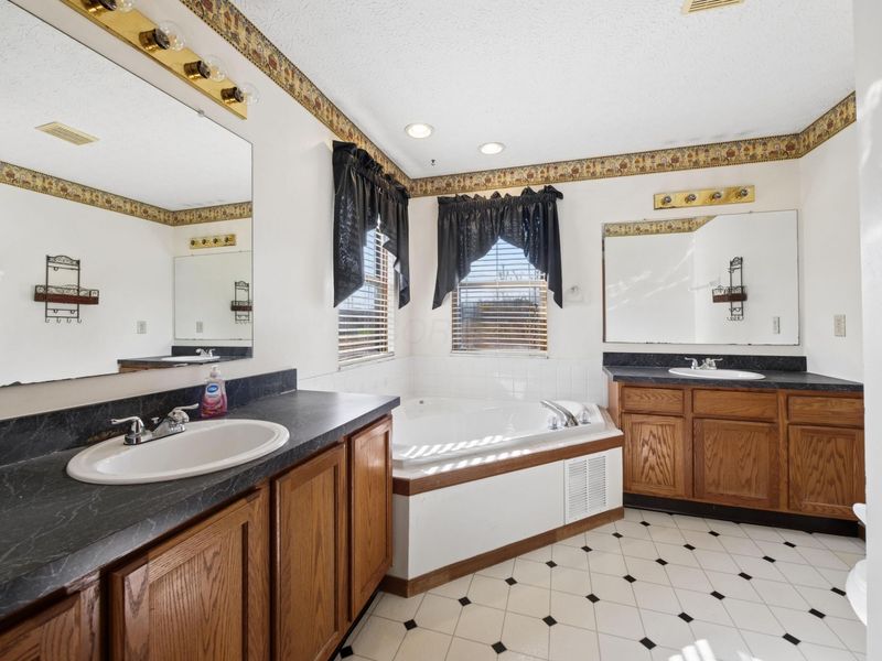 1081 Empire Drive, Newark, OH 43055 Photo 18