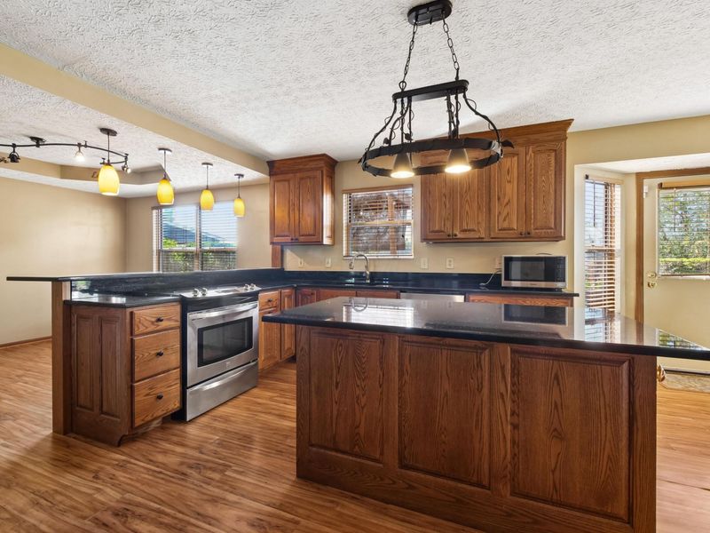 1081 Empire Drive, Newark, OH 43055 Photo 3