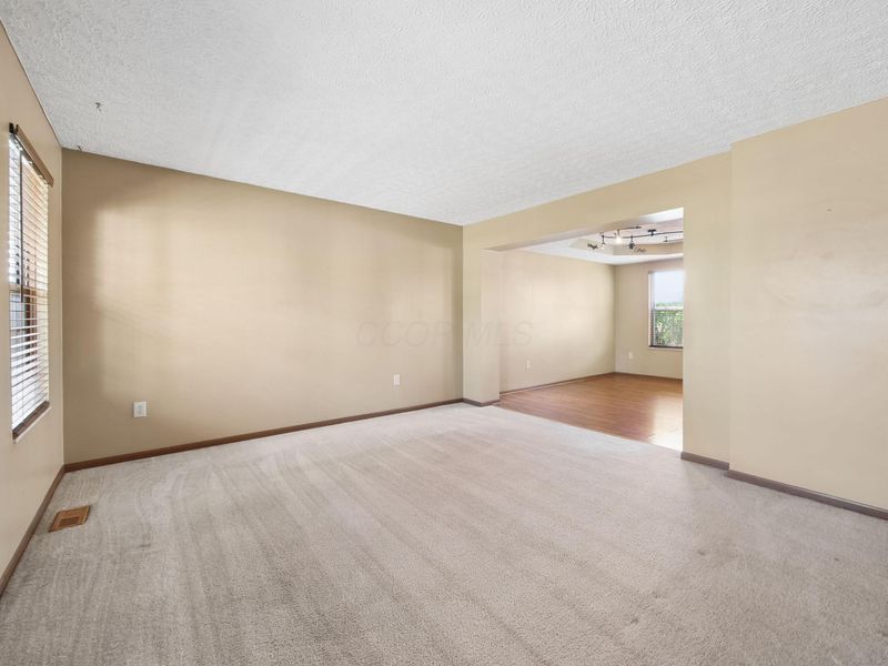 1081 Empire Drive, Newark, OH 43055 Photo 8