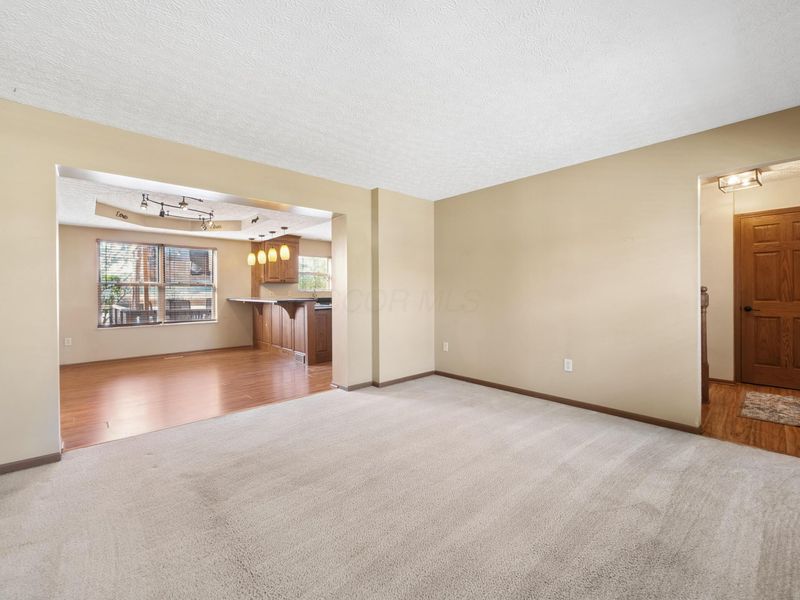 1081 Empire Drive, Newark, OH 43055 Photo 9