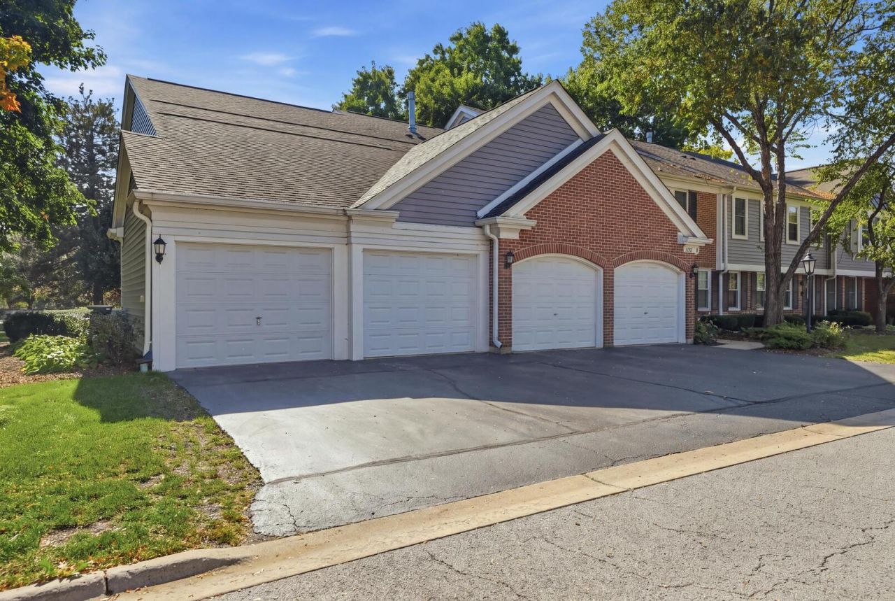 513 Green Bridge Lane, Unit A, Prospect Heights, IL 60070 Main Photo