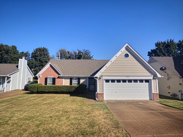 7076 AMBERLY WAY DR, Cordova, TN 38018