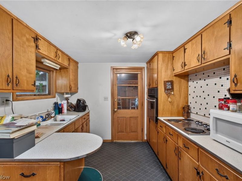 5201 Revere Avenue NW, Massillon, OH 44647 Photo 7
