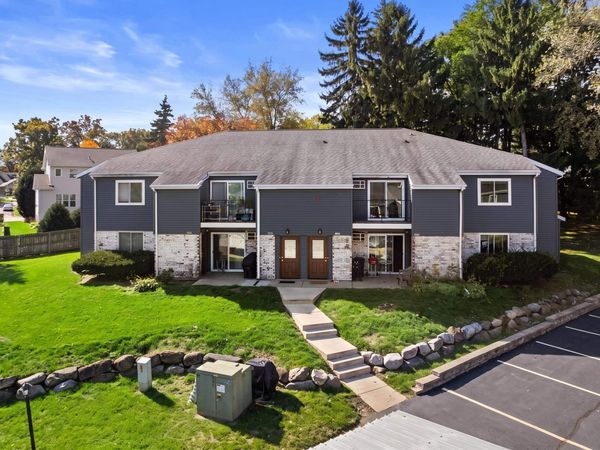 1108 Whispering Pines Way, Fitchburg, WI 53713