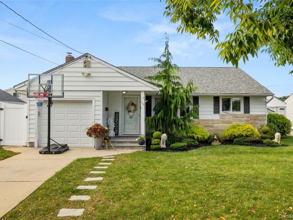 116 Massapequa Avenue, Massapequa, NY 11758